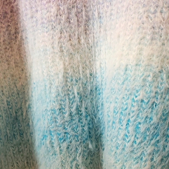 Wild Fable Ombre Blue/Gray Boxy Crop Fuzzy Sweater Size L - Picture 6 of 9